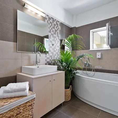 Villa Isabella Luxury Living Rooftop Jacuzzi