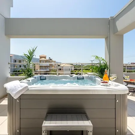 Isabella Luxury Living Rooftop Jacuzzi *